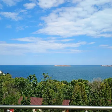 Morska Zvezda Konukevi