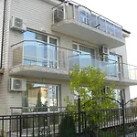 بيت ضيافة Morska Zvezda 3*